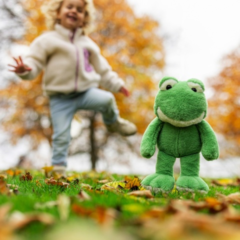Maskotka żaba Göran pluszak Teddykompaniet, przytulanka dla dzieci 35 cm Maskotka żaba Göran pluszak Teddykompaniet, przytulanka dla dzieci 35 cm